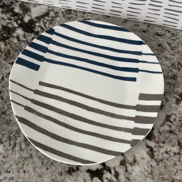 Crate and Barrel Salad Plates - Set of 4 - Picture 4 of 7